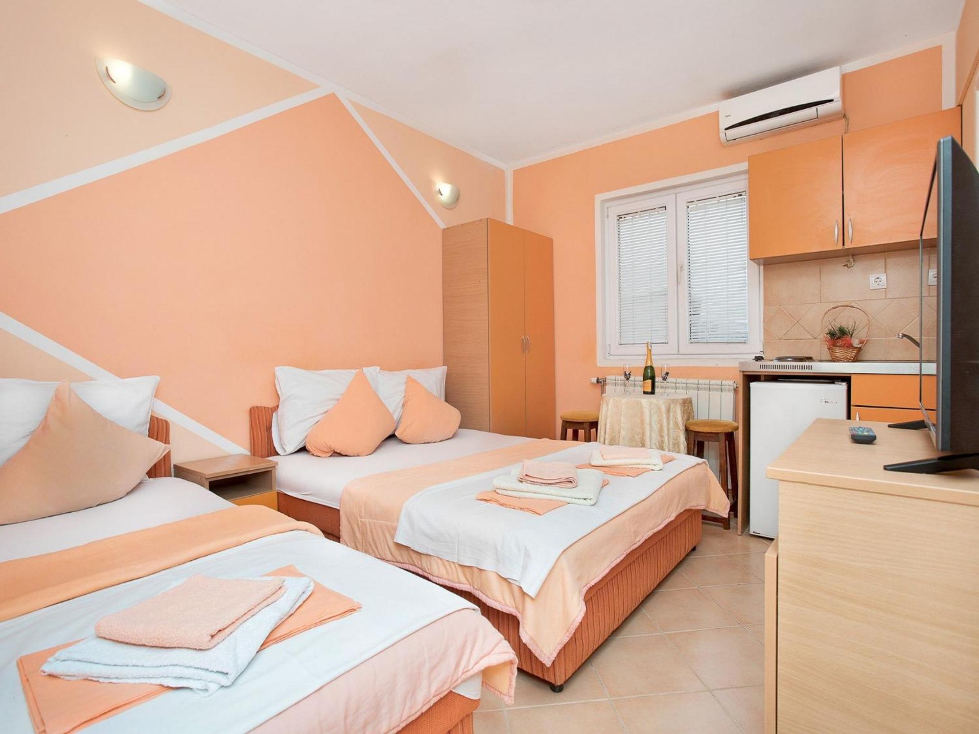 Apartments Mik5 - Famous Beach Jaz ブドヴァ 部屋 写真